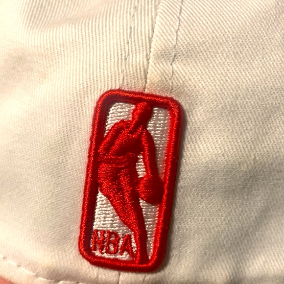 Chicago Bulls Hat Never Worn - Picture 3 of 5